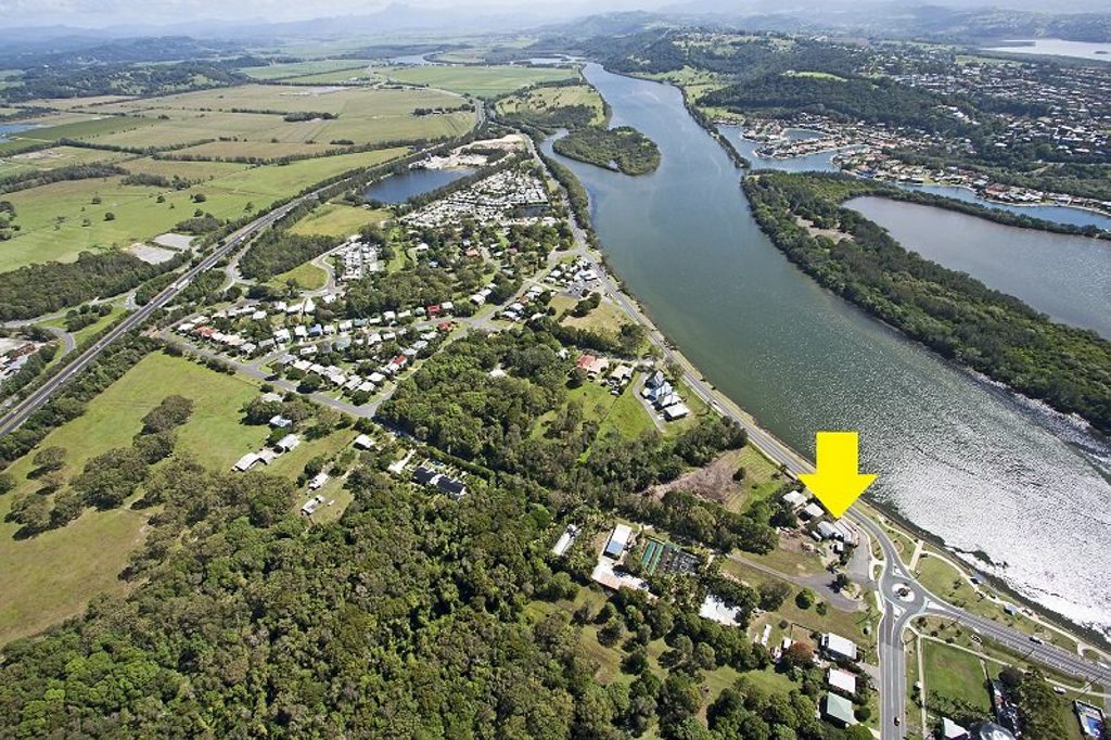 Jenner's Corner has a great spot on the Tweed River. Jenner's Corner has a great spot on the Tweed River.